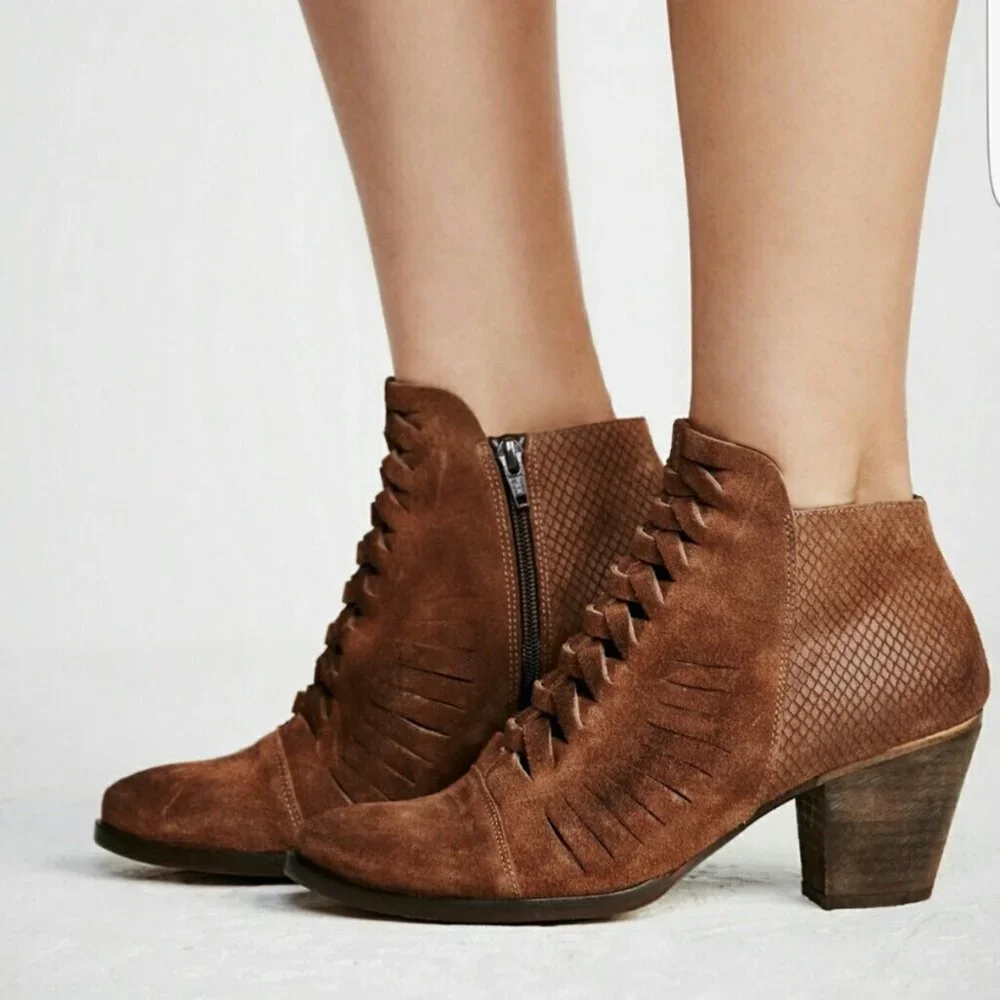 Free People Loveland Ankle Boot Size 39 US 9 Brown Suede Snake Embossed Boho - Picture 12 of 12